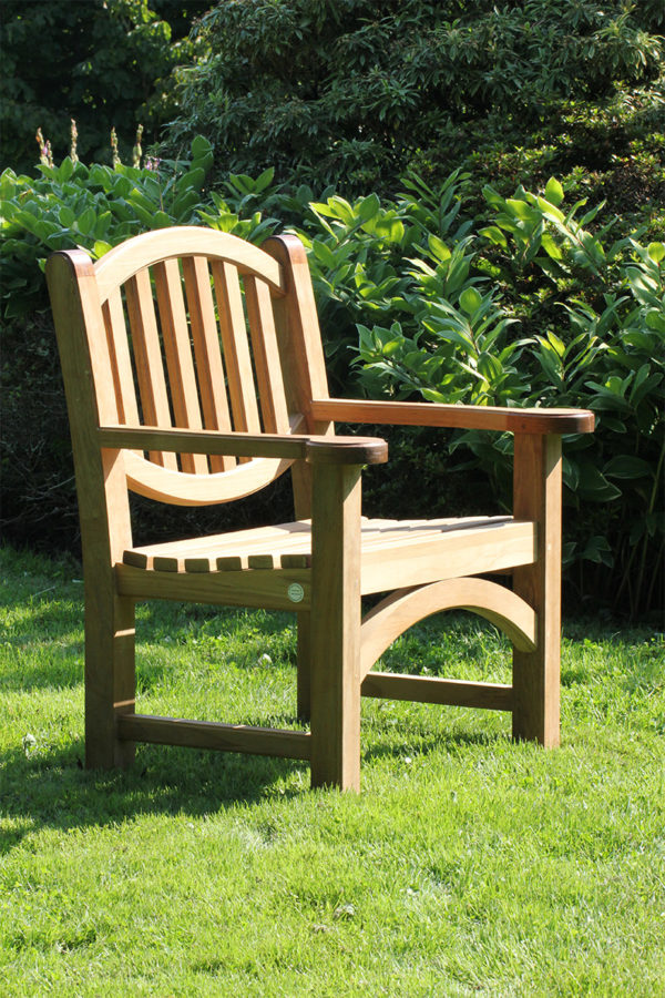 photo of Harlow & Macgregor Coventry teak dining chair in the British American style