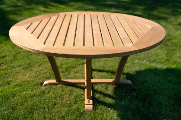 Harlow & Macgregor coventry round teak table